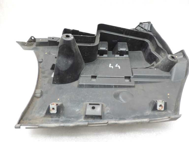 BMW 5. sērijas F10 F18 bampera kronšteins Aizmugurējā labā 51127184768 7184768