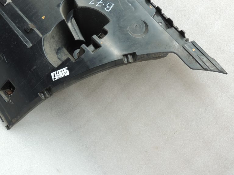 BMW 5. sērijas F10 F18 bampera kronšteins Aizmugurējā labā 51127184768 7184768