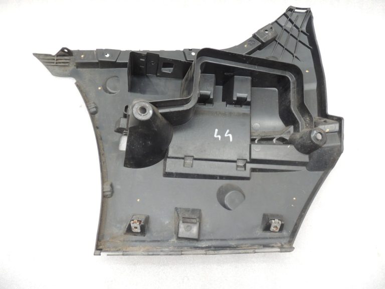 BMW 5. sērijas F10 F18 bampera kronšteins Aizmugurējā labā 51127184768 7184768