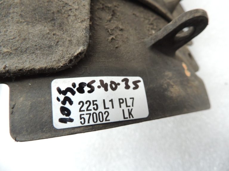 Oriģinālā Mercedes W205 riteņu arkas aizmugurējais kreisais riteņu arkas vāks A2056900730
