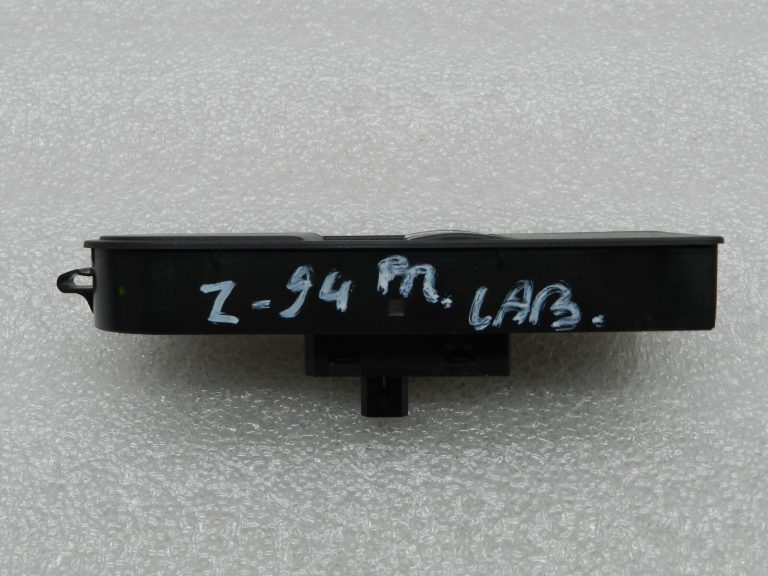 Opel Zafira B Oriģinālais slēdža loga regulators priekšējais labais