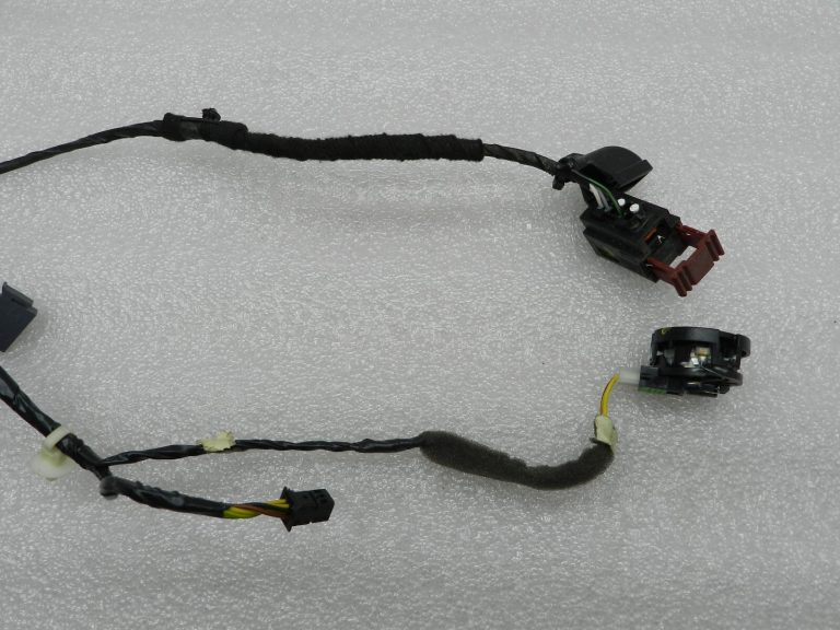 Opel Zafira B Oriģinālā durvju instalācija priekšējā labajā pusē 13158703
