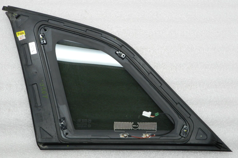 Opel Antara oriģinālais aizmugurējais labais trīsstūrveida vējstikls 25860806