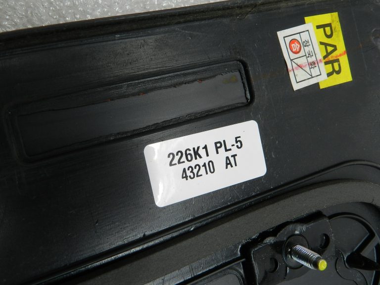 Opel Antara oriģinālais aizmugurējais labais trīsstūrveida vējstikls 25860806