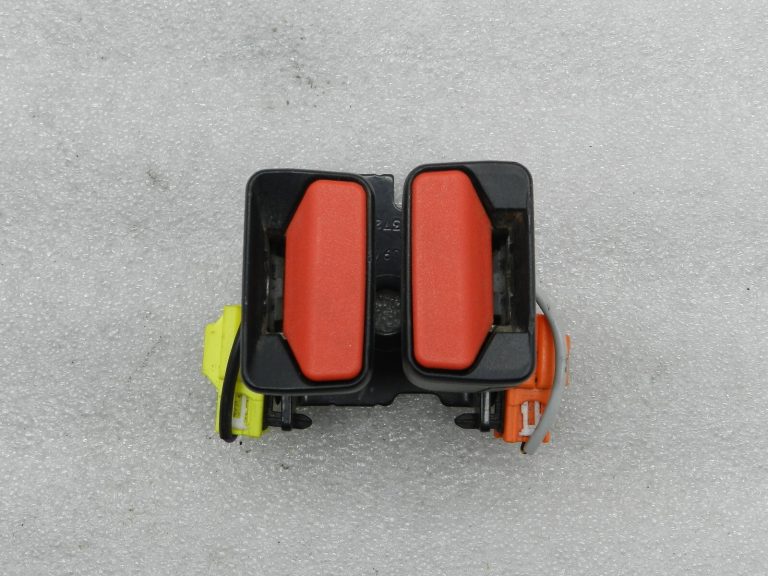Volvo V40 oriģinālā drošības jostu sprādzes aizmugurējā centrā 31377484