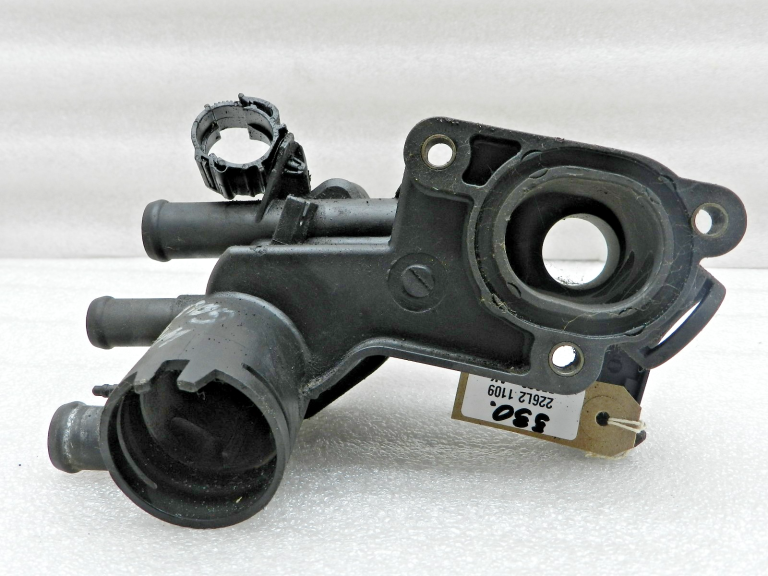 VW Golf oriģinālais termostata korpuss