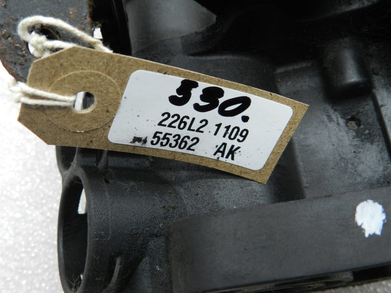 VW Golf oriģinālais termostata korpuss