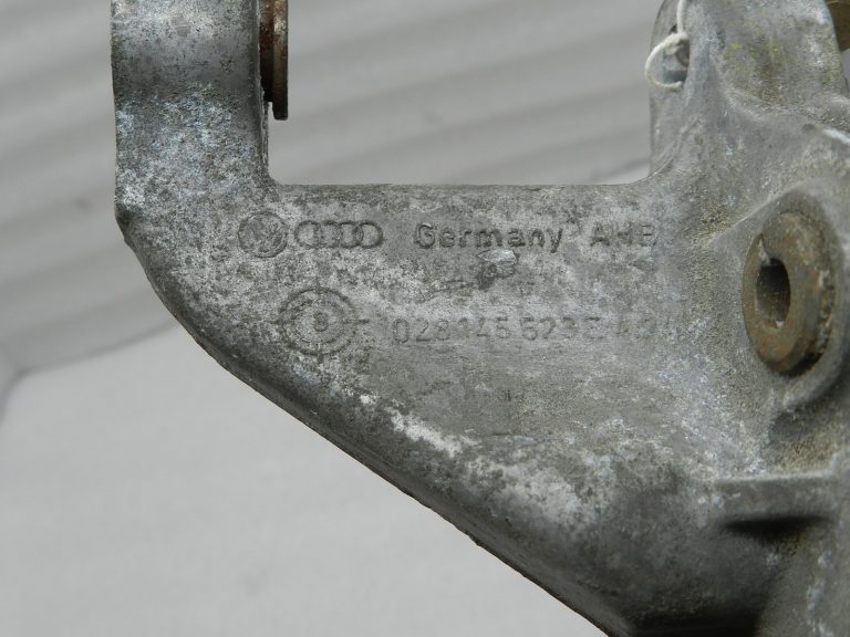 VW Seat oriģinālais servo sūkņa turētājs