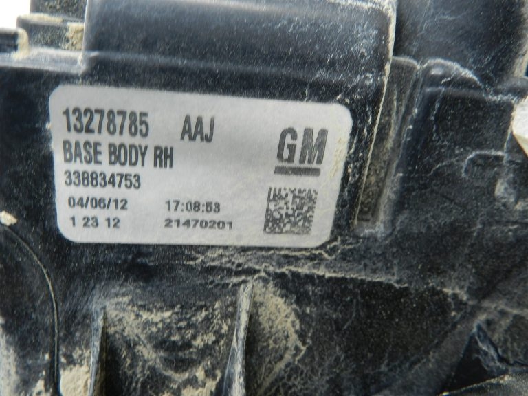 Opel Zafira C oriģinālais aizmugurējais lukturis labajā pusē ārpusē