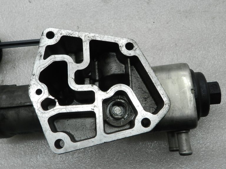 Audi Seat Skoda VW Oriģinālais eļļas filtra korpuss 1.9 TDI