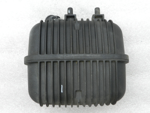 Audi A4 oriģinālais rezervuāra pulsācijas amortizators 8E0129955