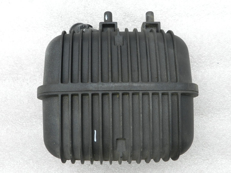 Audi A4 oriģinālais rezervuāra pulsācijas amortizators 8E0129955