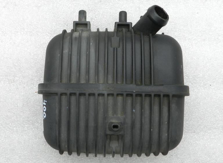 Audi A4 oriģinālais rezervuāra pulsācijas amortizators 8E0129955