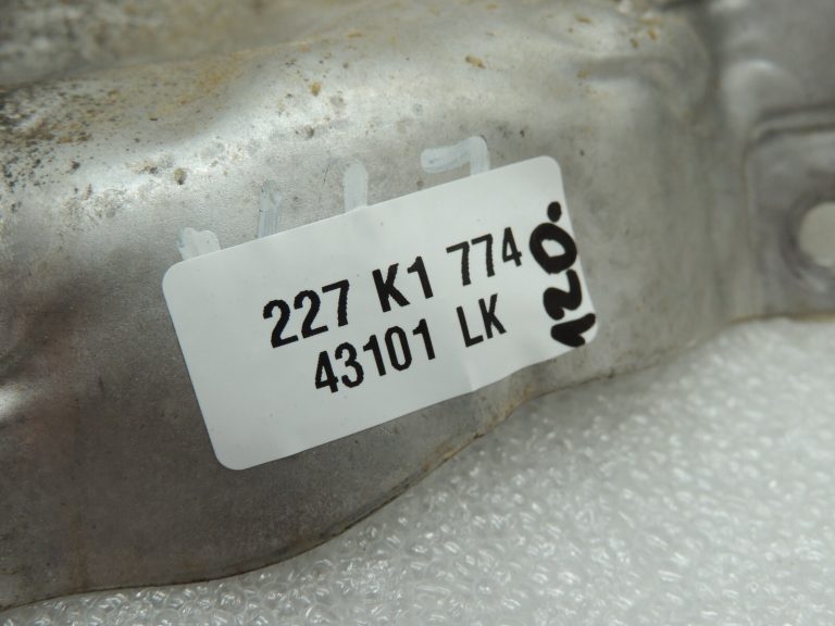 Volvo XC90 II 2.0D D5 D4204T11 Izplūdes kolektora karstuma aizsargs labajā pusē 31431156