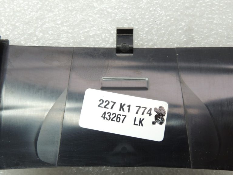 Volvo XC90 II centrālās konsoles aizmugurējā nodalījuma pārsegs 39827388 31403377