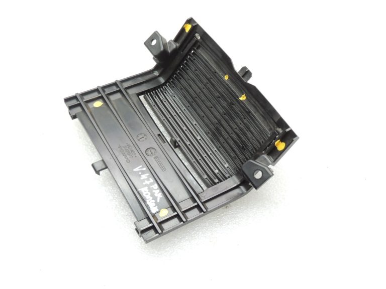 Volvo XC90 II centrālās konsoles aizmugurējā nodalījuma pārsegs 39827388 31403377