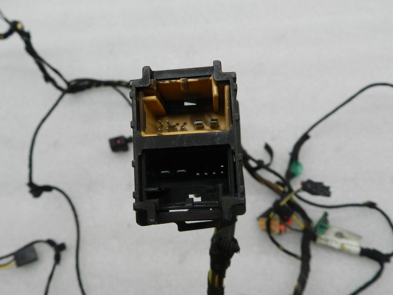 VW Golf 7 oriģinālās aizmugurējo durvju elektroinstalācijas siksnas Aizmugurējo durvju elektroinstalācijas siksnas
