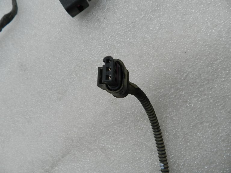 VW Tiguan oriģinālās vadu instalācijas bufera siksna