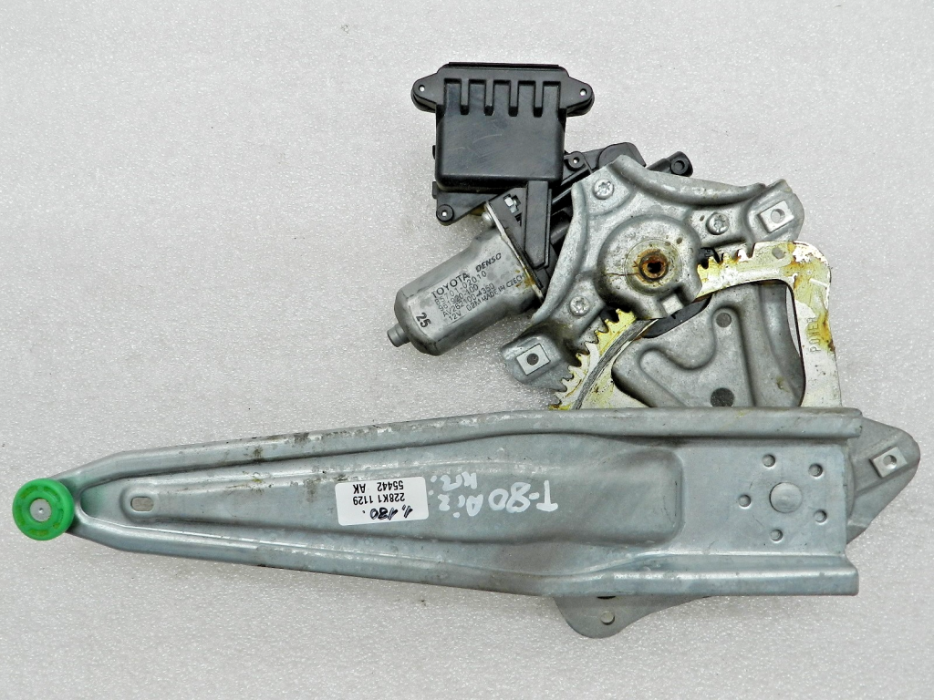 Toyota Avensis T27 Oriģinālais aizmugurējais kreisais loga regulators