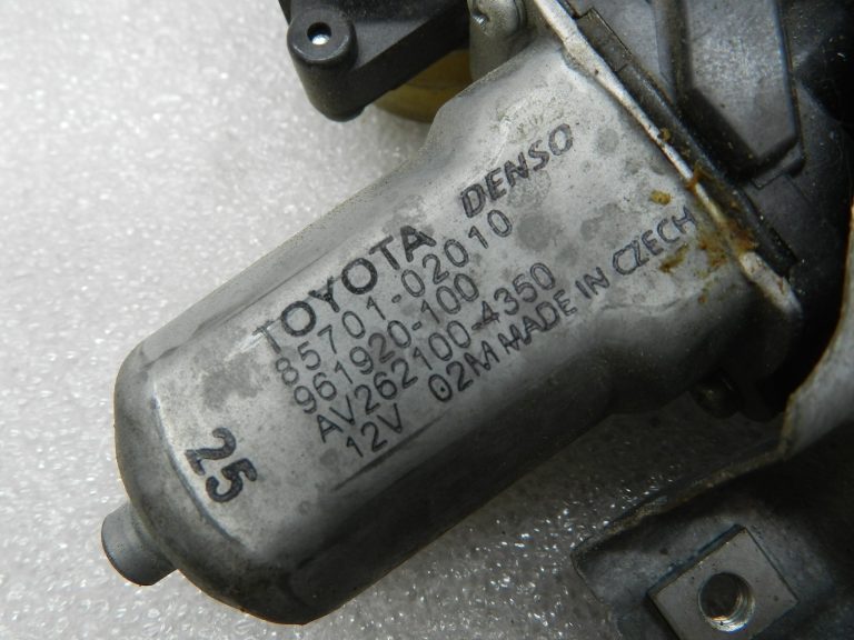 Toyota Avensis T27 Oriģinālais aizmugurējais kreisais loga regulators