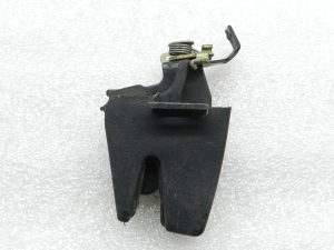 VW Caddy oriģinālā aizmugurējo durvju slēdzene Aizmugurējo durvju slēdzene aizmugurējā augšējā kreisā pusē