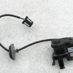 VW Golf oriģinālais degvielas uzpildes vāka vārsts 5C6810773H