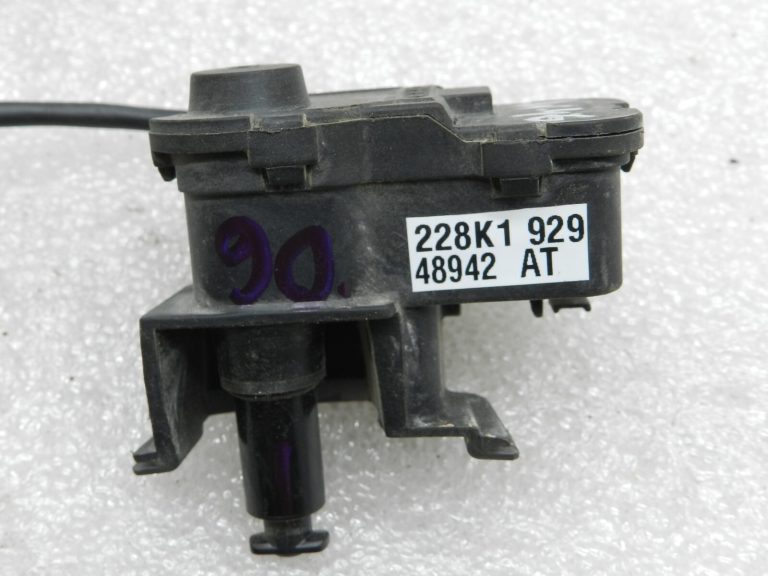 VW Golf oriģinālais degvielas uzpildes vāka vārsts 5C6810773H