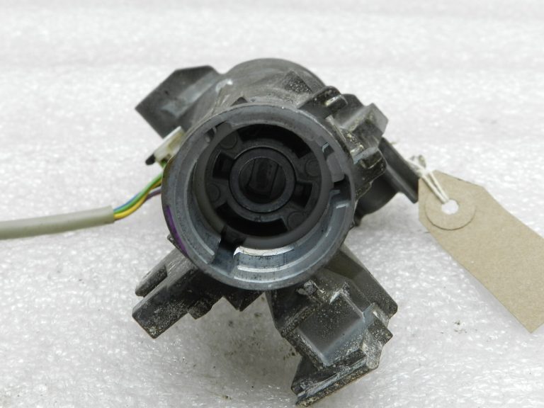VW Golf oriģinālais aizdedzes startera slēdzis 5q0905865