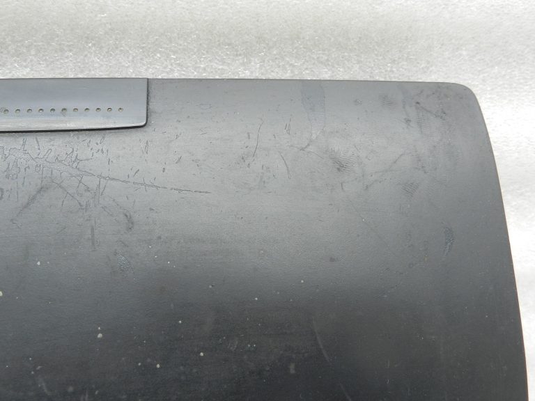 VW Sharan oriģinālais glabāšanas nodalījums uz paneļa DEFEKTĪVS!