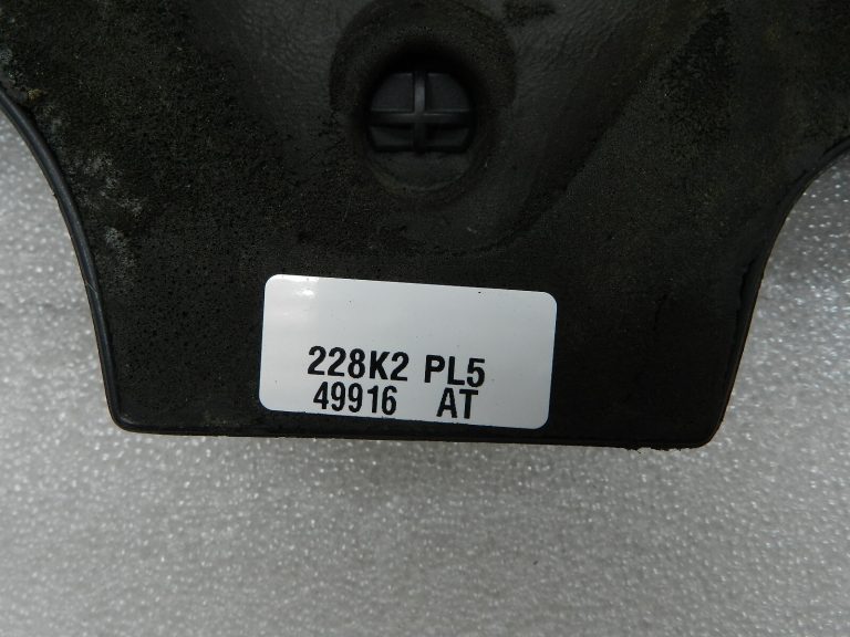 Volkswagen oriģinālais motora pārsegs TDI DEFECTIVE! 03L103925AR