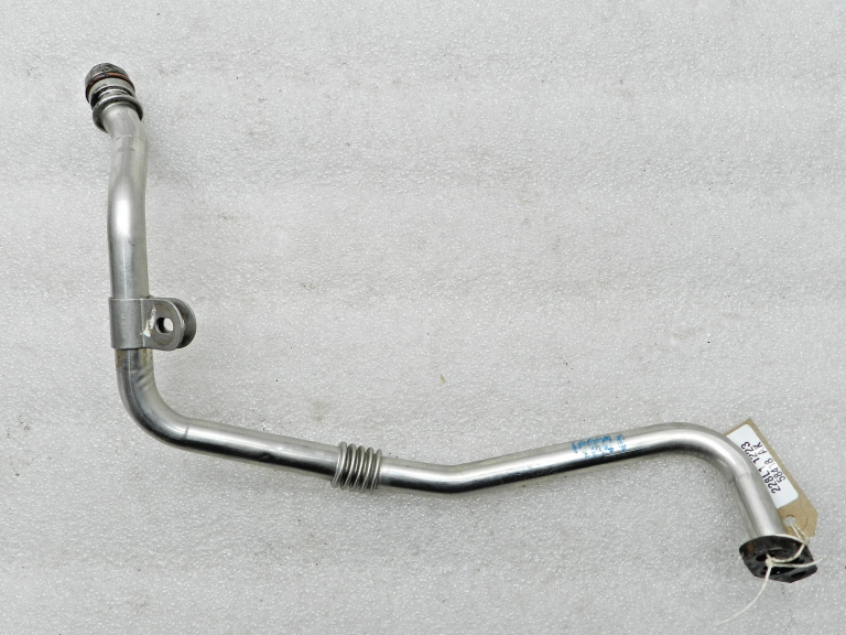Nissan Qashqai oriģinālā turbokompresora eļļas padeves līnija eļļas atgriešanas caurule