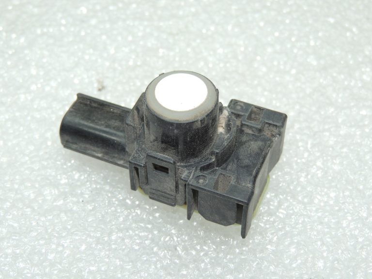 Mazda CX5 I Autostāvvietas sensors autostāvvietas palīgs PDC aizmugurējais CRYSTAL WHITE PEARL GMK6-67-UC1