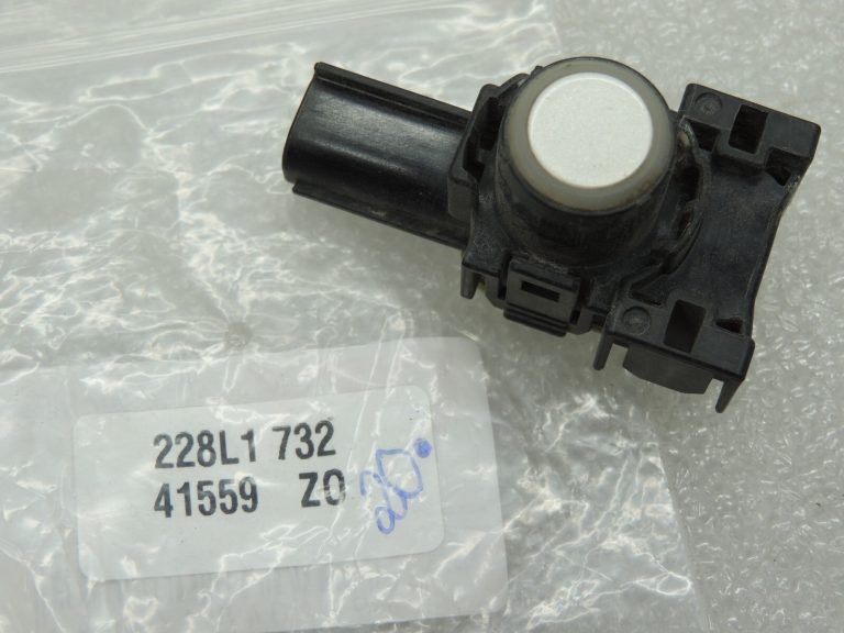 Mazda CX5 I Autostāvvietas sensors autostāvvietas palīgs PDC aizmugurējais CRYSTAL WHITE PEARL GMK6-67-UC1