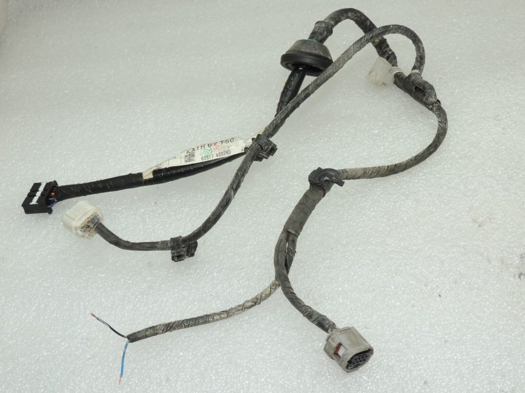 Mazda CX5 I Aizmugurējo vadu instalācijas remonts KA1H-67-150