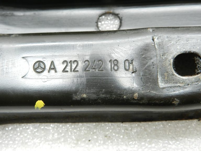 Mercedes E W212 oriģinālais transmisijas stiprinājums