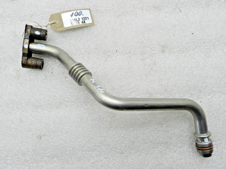 Nissan Qashqai oriģinālā turbokompresora eļļas padeves šļūtene