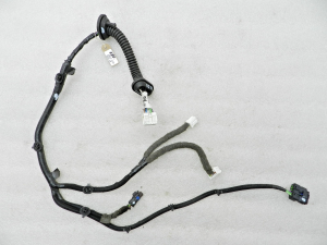 Nissan Qashqai oriģinālās durvju elektroinstalācijas aizmugurējā labajā pusē