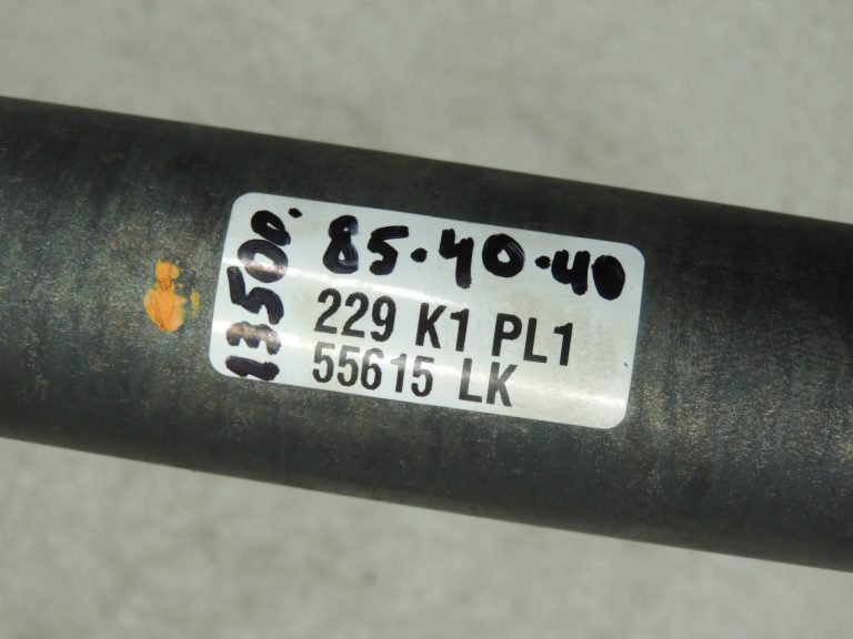 Mitsubishi L200 K74T 2.5TD Aizmugurējā kreisā vārpsta MR331269