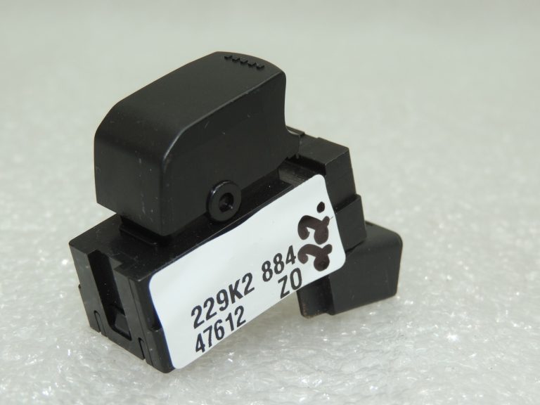 Suzuki Swift SX4 elektrisko logu slēdzis 3799562J00