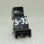 Suzuki Swift SX4 elektrisko logu slēdzis 3799562J00