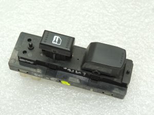 Suzuki SX4 Grand Vitara power window switch front right 3799564J00