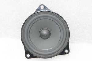 Oriģinālais BMW F10 F11 F45 F39 Aizmugurējā skaļruņa paketes plaukts 65138715683, 8715683