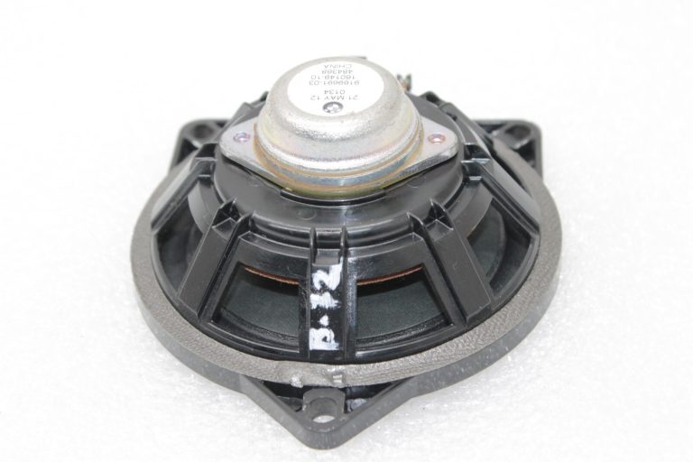 Oriģinālais BMW F10 F11 F45 F39 Aizmugurējā skaļruņa paketes plaukts 65138715683, 8715683