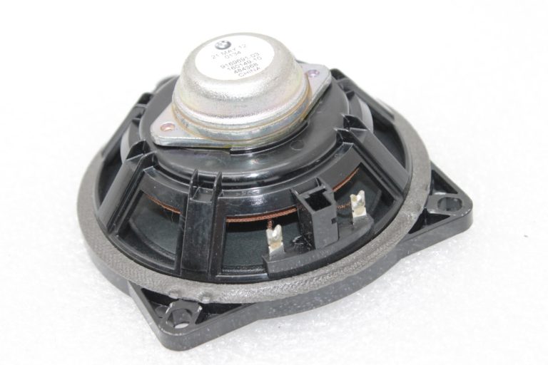 Oriģinālais BMW F10 F11 F45 F39 Aizmugurējā skaļruņa paketes plaukts 65138715683, 8715683