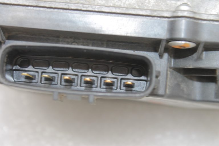 Oriģināls Toyota 1.8 1ZR-FAE 2ZR-FAE droseļvārsts 220300T050, 2203037050