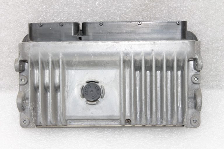 Oriģināls Toyota Avensis T27 1.8 2ZR-FAE motora vadības bloks 89661-05P20, 8966105P20