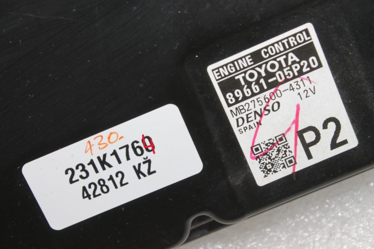 Oriģināls Toyota Avensis T27 1.8 2ZR-FAE motora vadības bloks 89661-05P20, 8966105P20