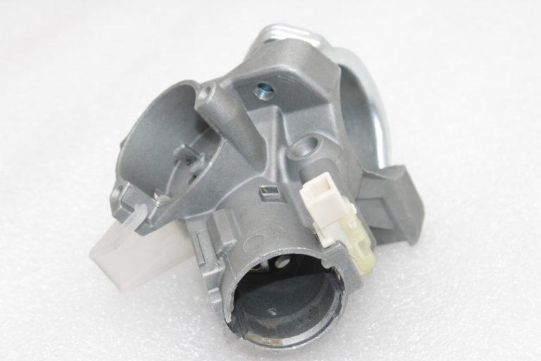 Oriģināls Toyota Avensis T27 aizdedzes slēdzenes korpuss 4502002241, 45020-02241