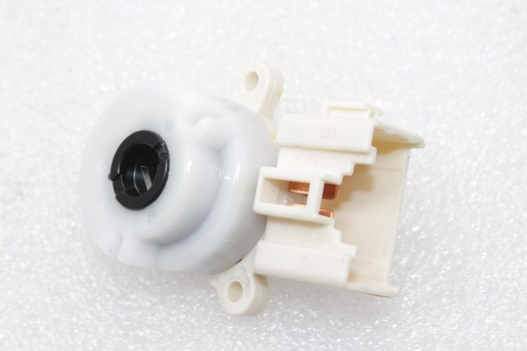 Oriģinālais Toyota Avensis T27 aizdedzes slēdzis 8445012200, 84450-12200