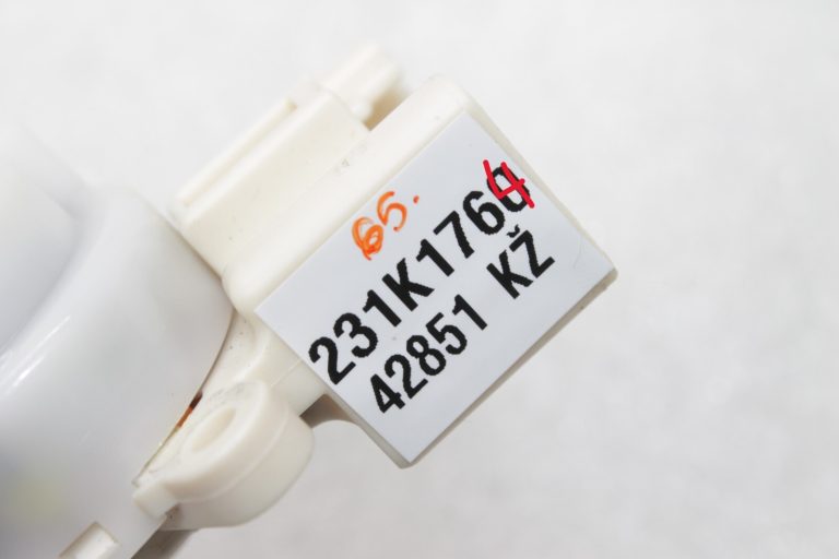 Oriģinālais Toyota Avensis T27 aizdedzes slēdzis 8445012200, 84450-12200